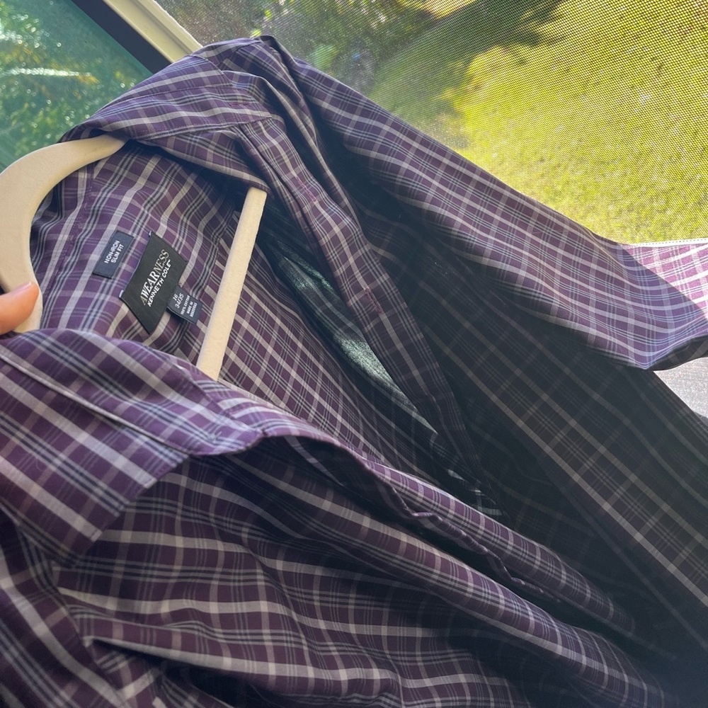 Slim fit non-iron Kenneth Cole Awearness dress shirt, like new, size 16 34/35